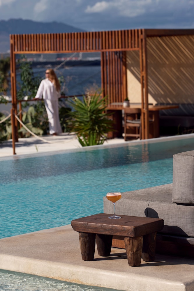 Mykonos Earth Suites 43/70
