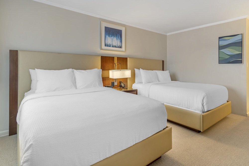 Room, 2 Double Beds, Pool View