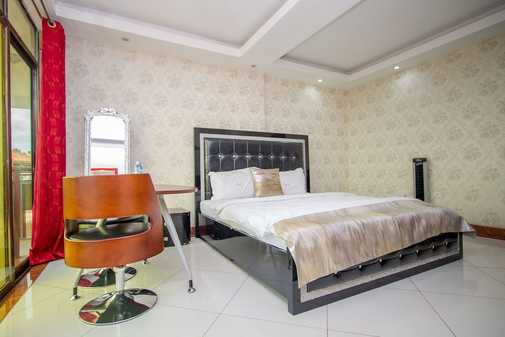 Sal's Boutique Hotel 16/35