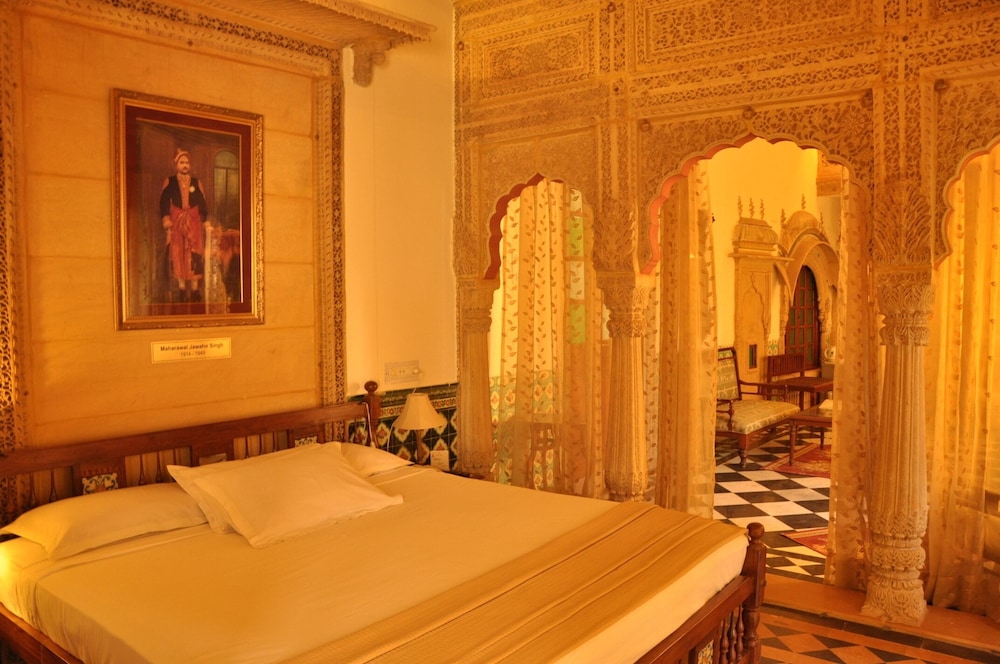 WelcomHeritage MANDIR PALACE 32/63