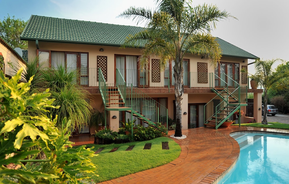Claires of Sandton 1/50