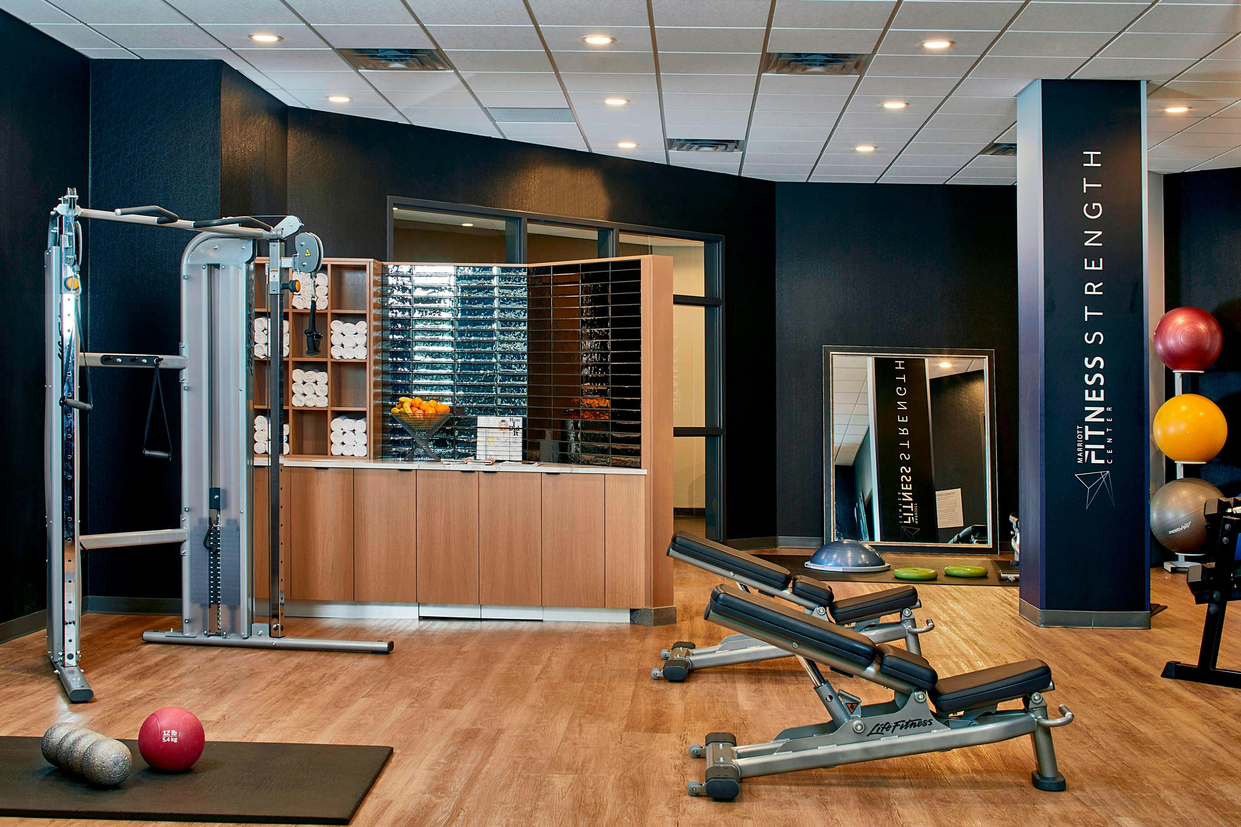 Courtyard By Marriott Minneapolis West 28/51