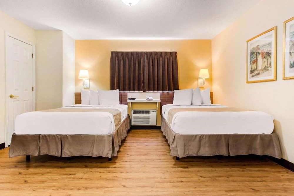 Studio 6 Extended Stay - Myrtle Beach, SC 25/60
