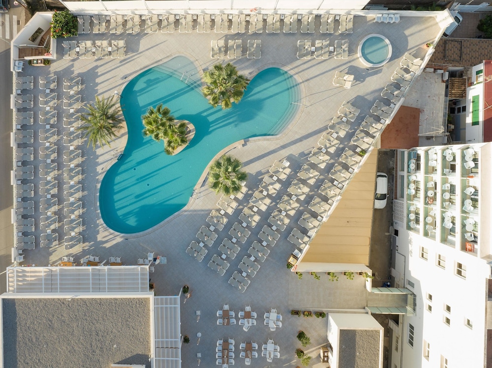 Hotel Cala Bona 8/72