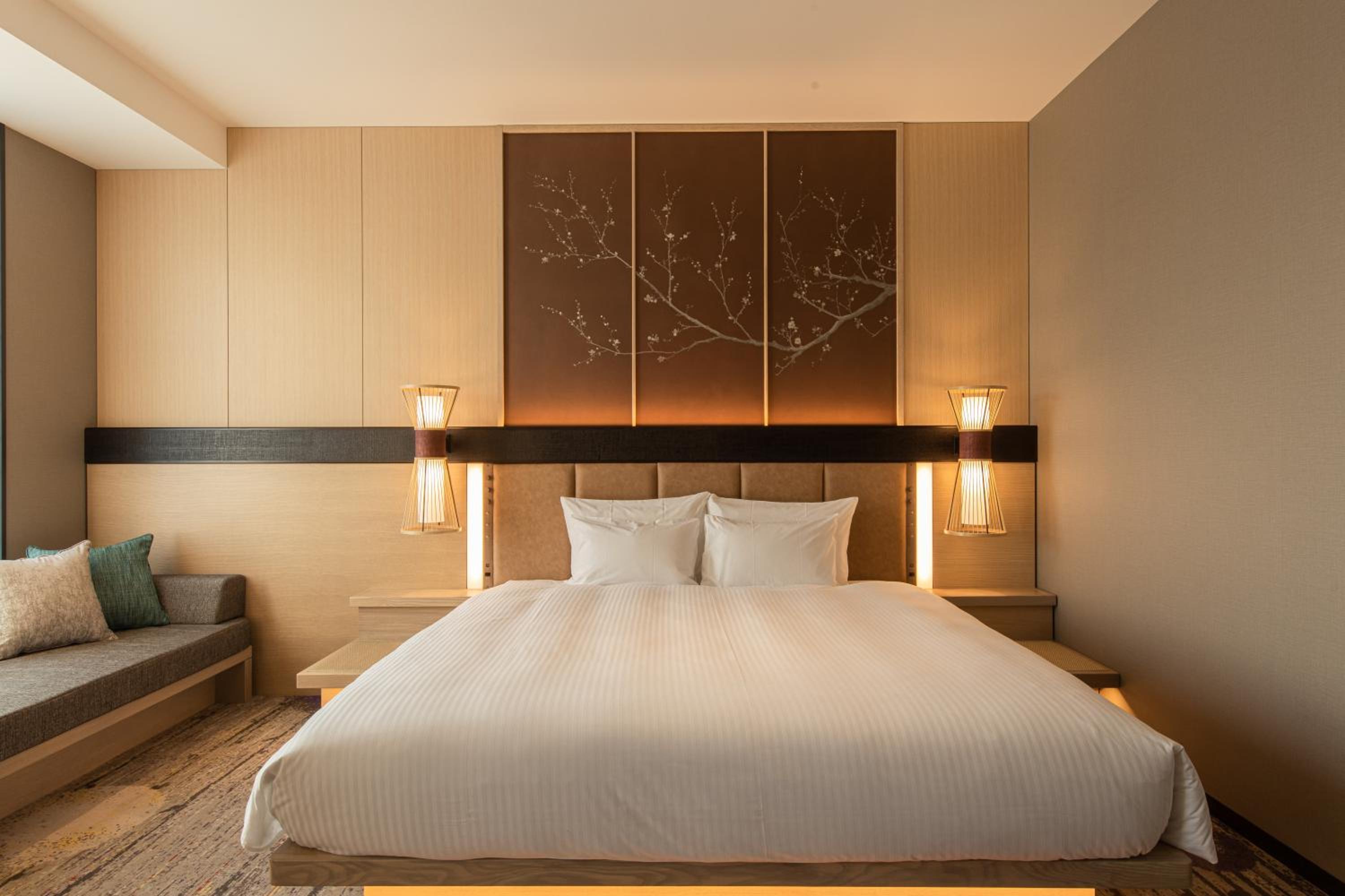 Premium, King Bed