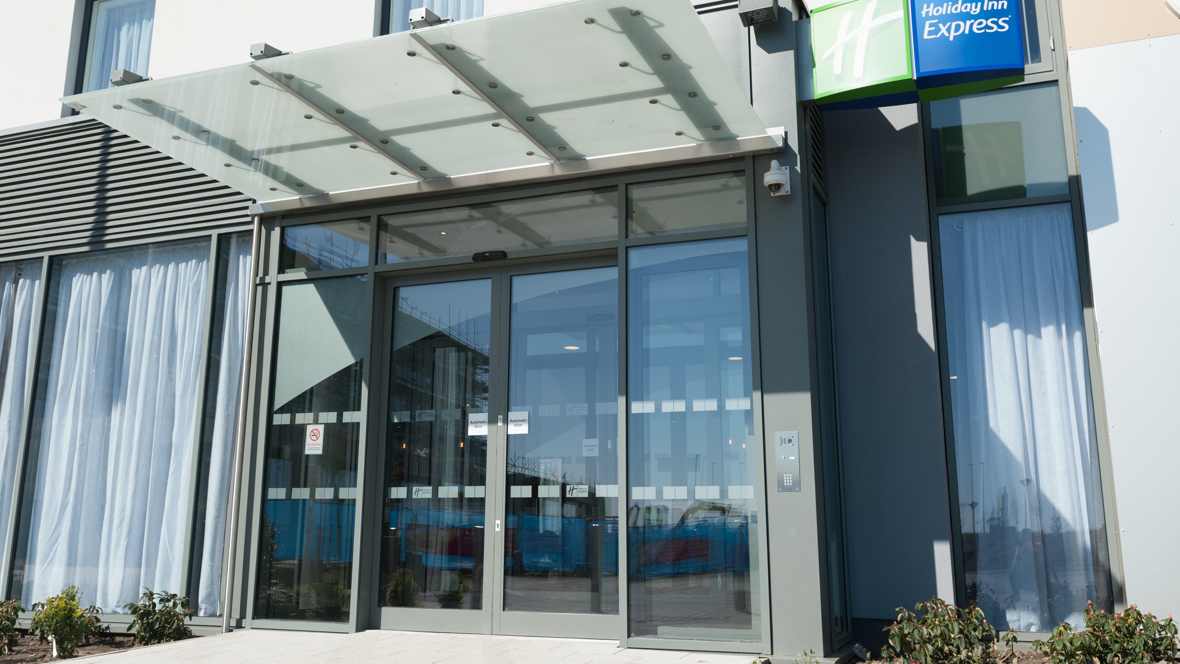 Holiday Inn Express Aberdeen Airport 5/72