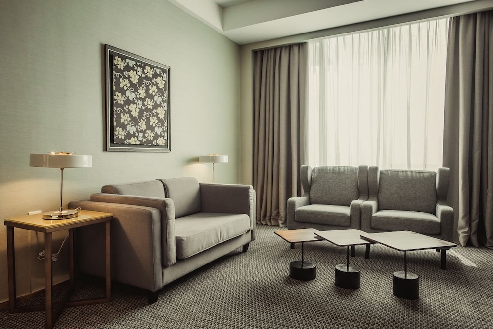 WEIL Hotel 33/56