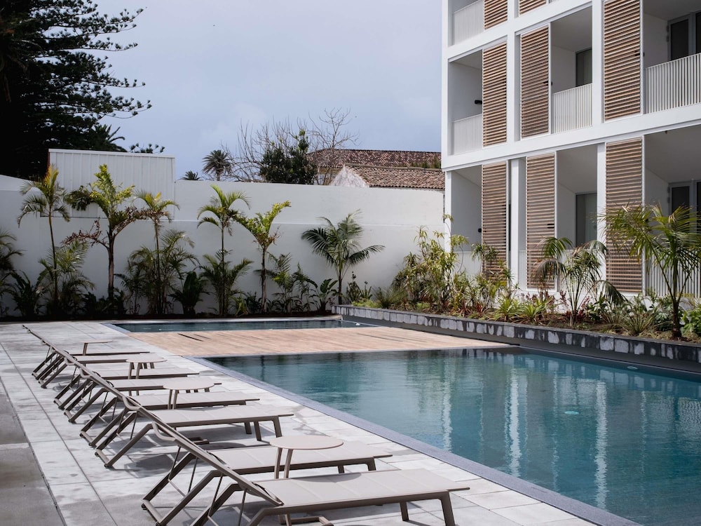Mercure Ponta Delgada Azores 46/50
