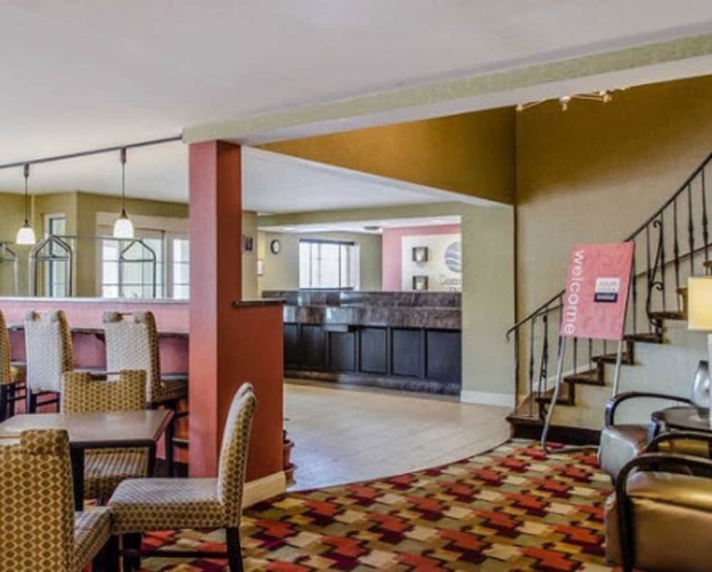 Baymont By Wyndham Harrisburg 33/41