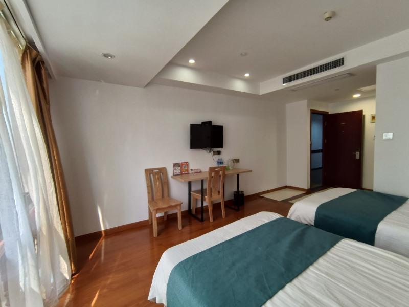 ROOM, TWIN BEDS, WITH VIEW