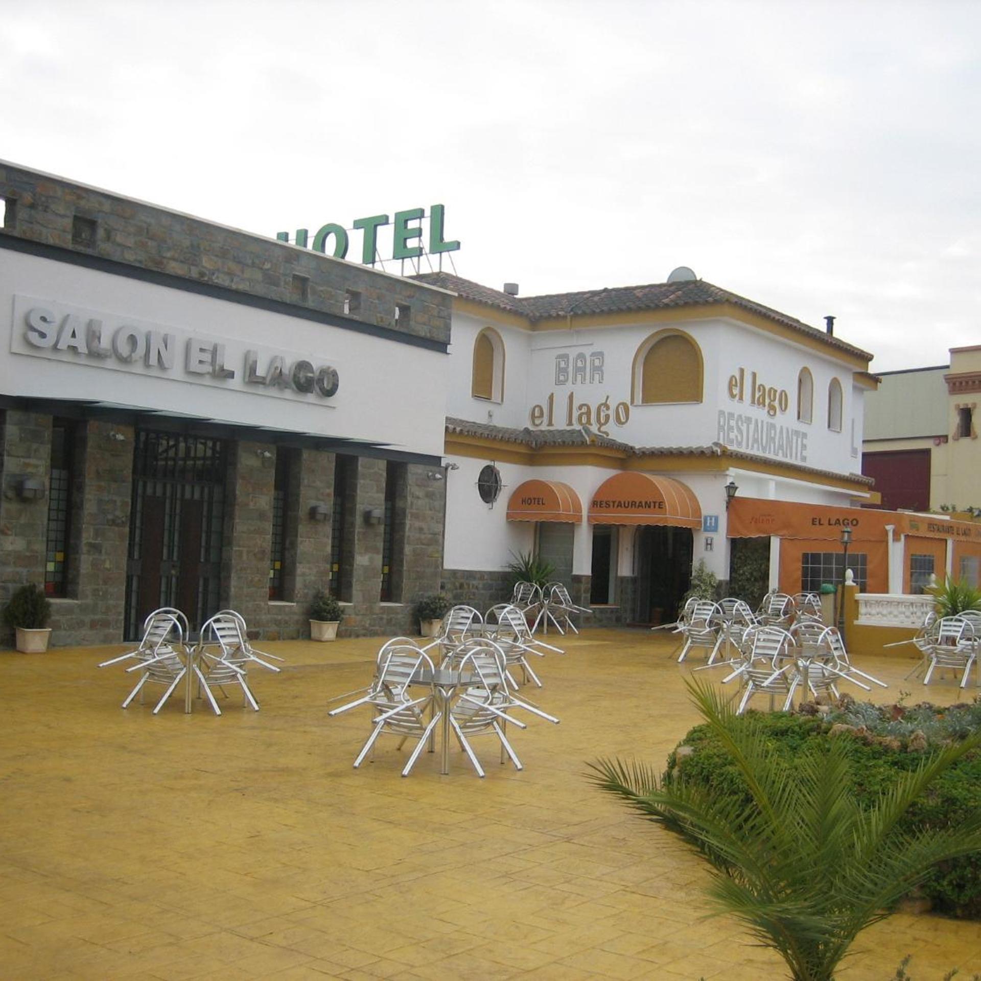 Hotel Restaurante El Lago 21/24