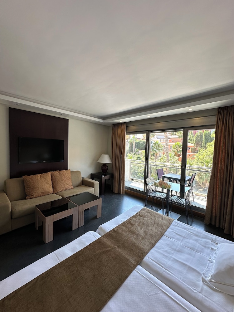 ArtPlatinum Suites and Apartments 17/33