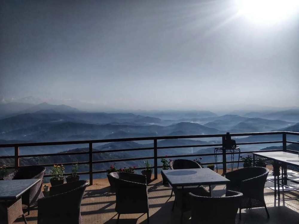 Everest Manla Resort 32/50