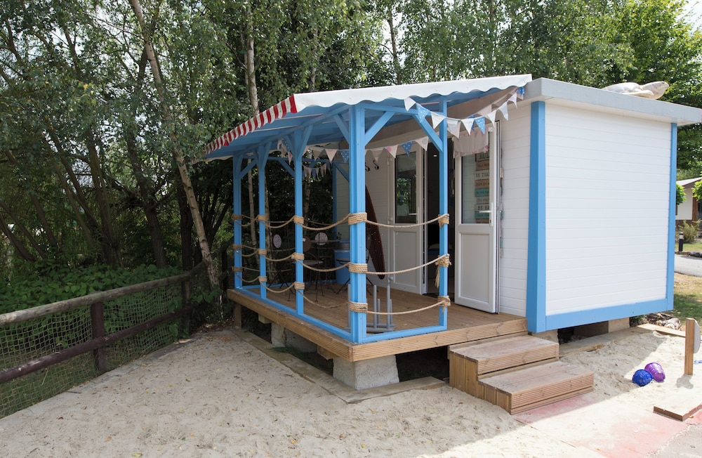 Adventurer's Village Milton Keynes 2/49