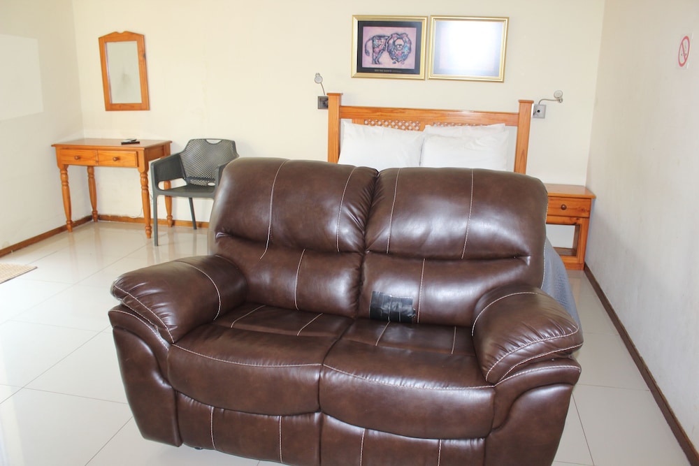 Purple Olive Guest House 12/53