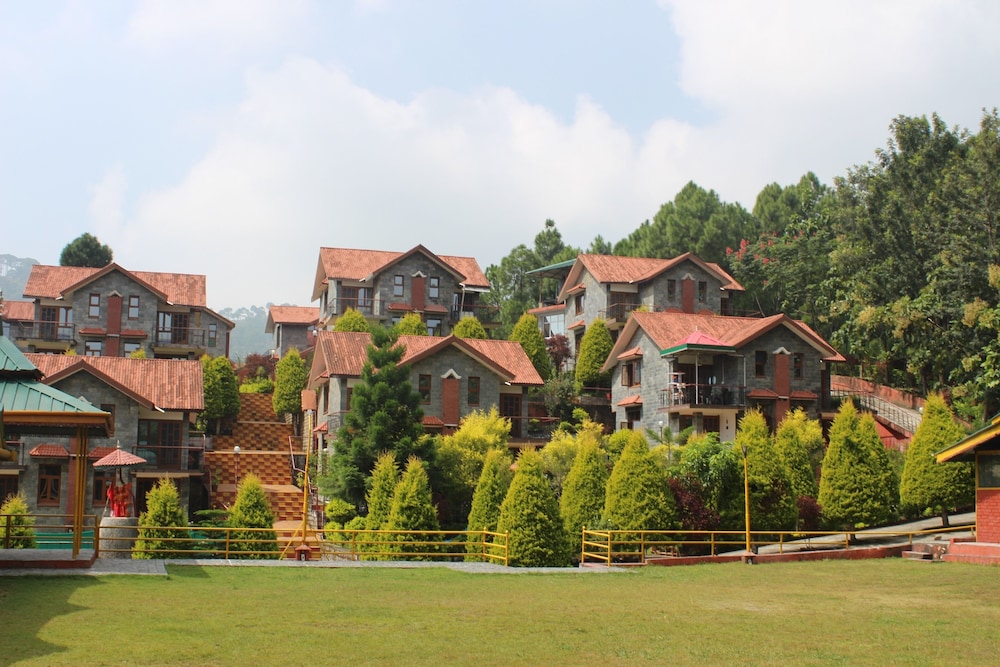 Nature Bloom Hotel And Resort 41/50