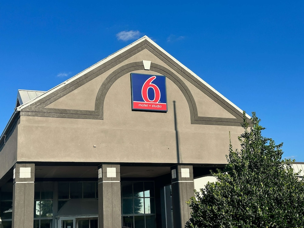 Motel6 Rock Hill, SC - Cherry Road in ROCK HILL - SC