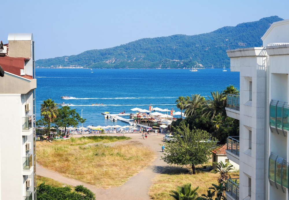 Seren Sari Hotel 34/35