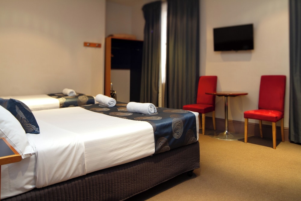 Central Hotel 26/55