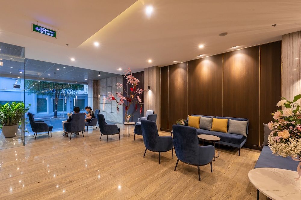 Nhat Ha Lavish Hotel 24/40