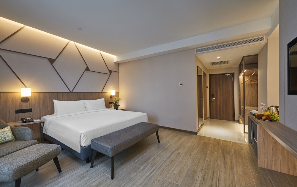 Renovated, Executive, King Bed