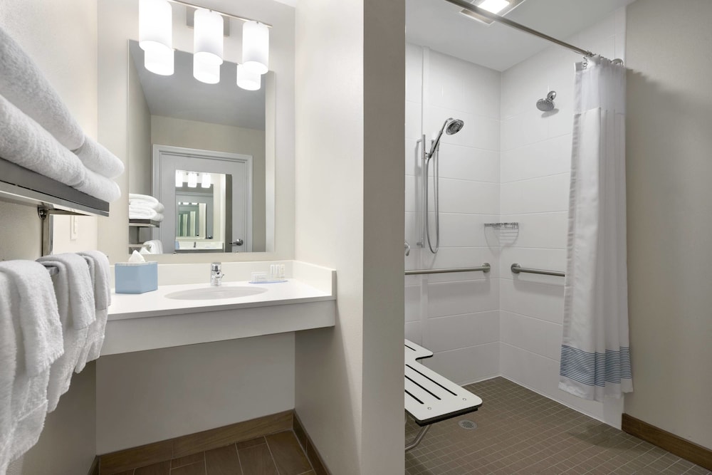 TOWNEPLACE SUITES PITTSBURGH AIRPORT/ROBINSON TOWNSHIP 7/34