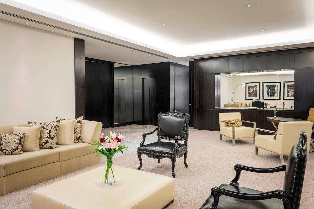 Le Meridien Dubai Hotel and Conference Centre 37/77