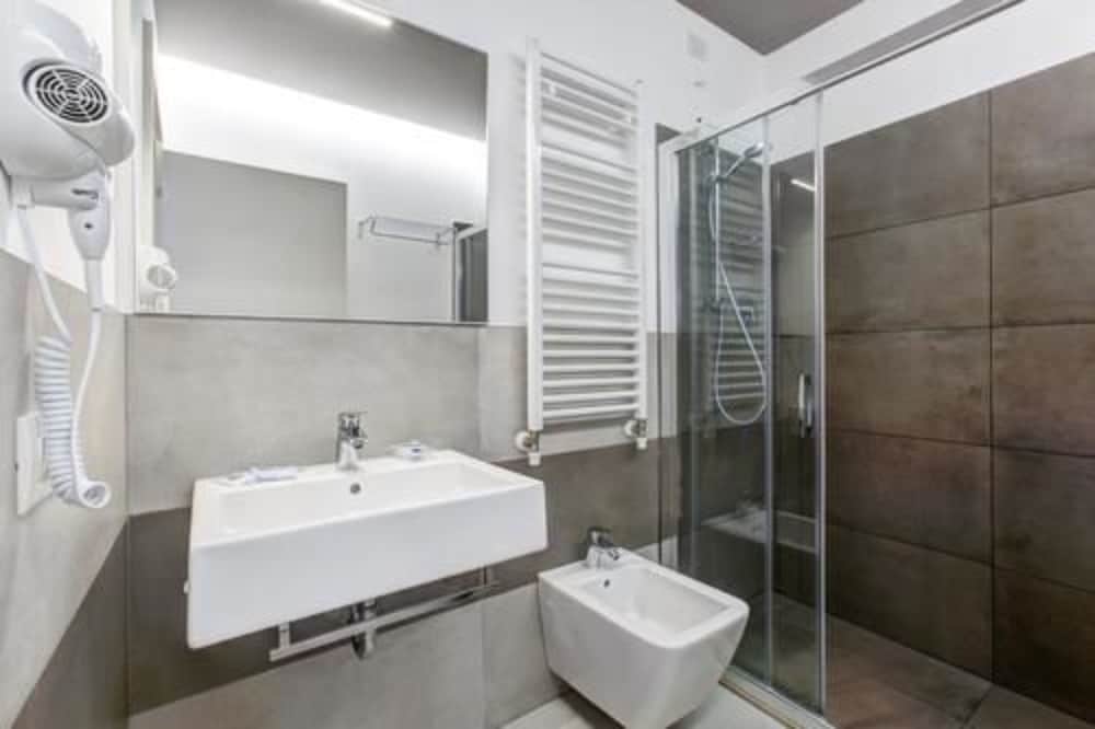 HOTEL AUGUSTEA 12/62