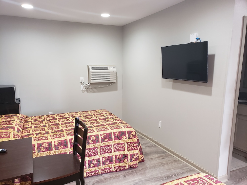 Budget Inn & Suites 35/56