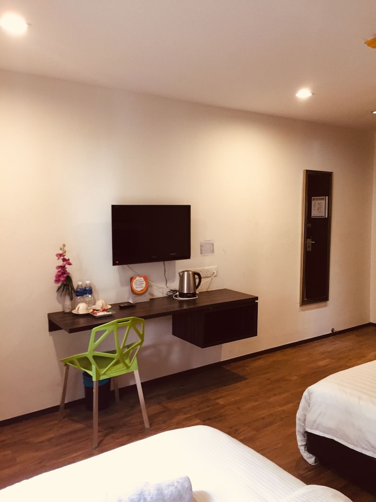 KINO HOTEL 36/51