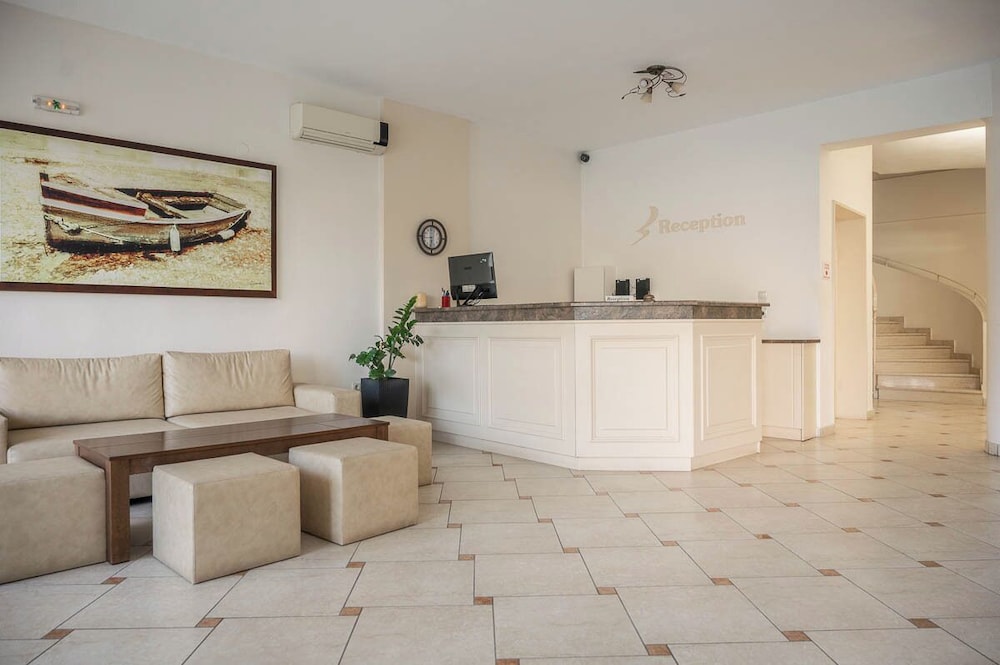 Konstantinos Hotel 15/55