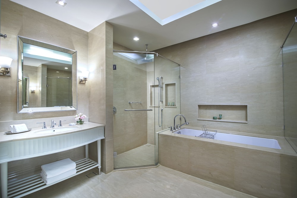 Oriental Residence Bangkok photo3