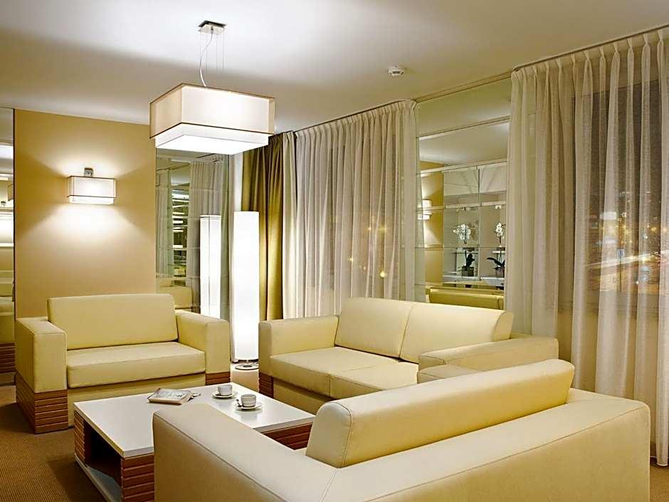 Hotel Petropol 11/25