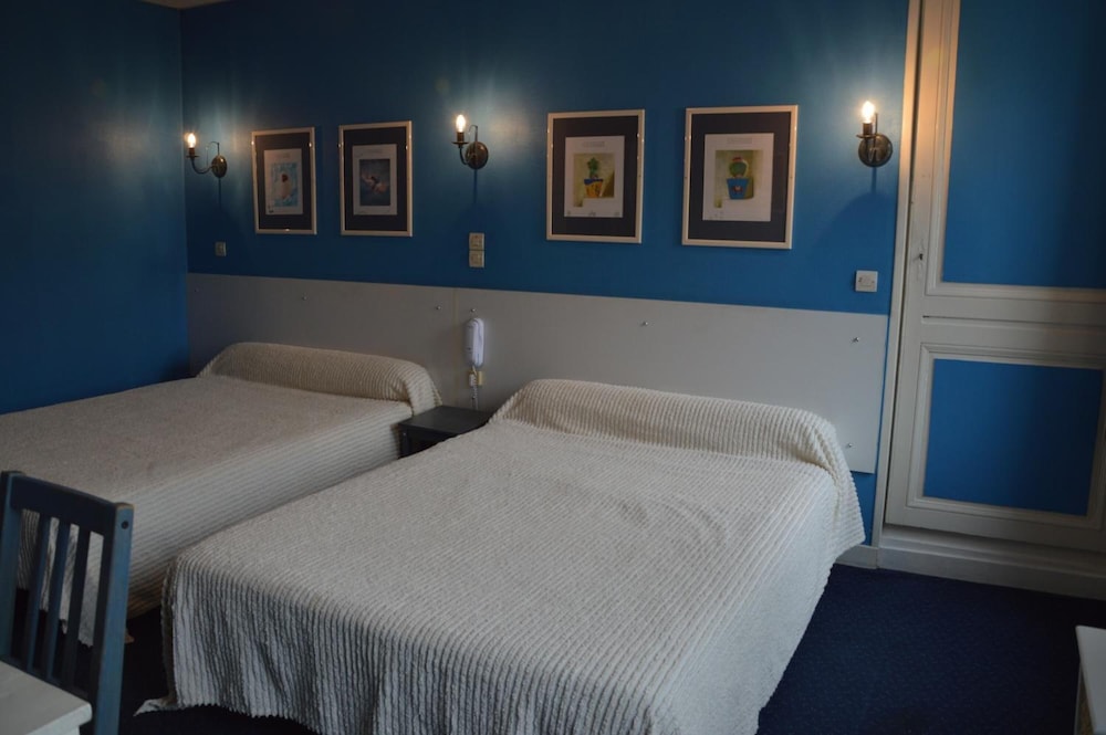 Hotel Victor Hugo 16/45