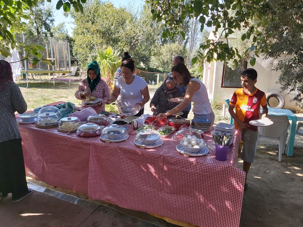 Adasu Otel Marmara Adasi 35/50