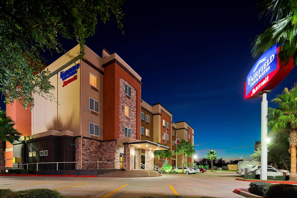 Fairfield Inn Suites By Marriott Houston Hobby Airport 1/28