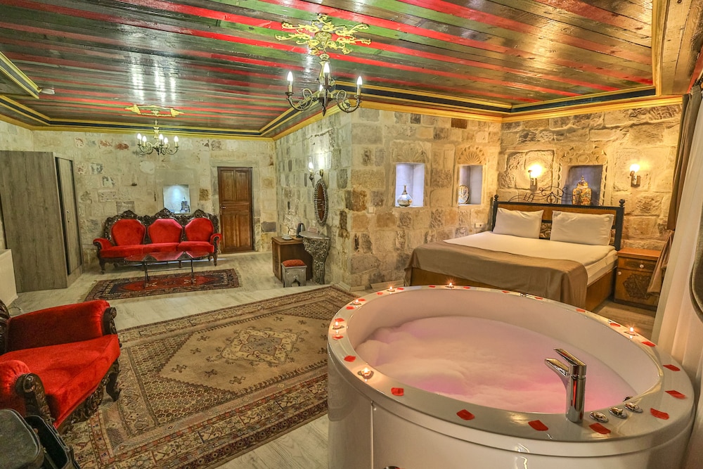 Bedrock Cave Hotel 12/50