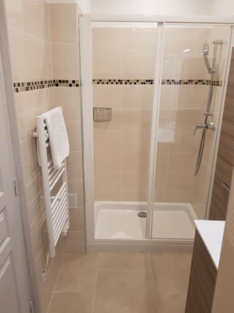 STANDARD, DOUBLE BED, PRIVATE BATHROOM