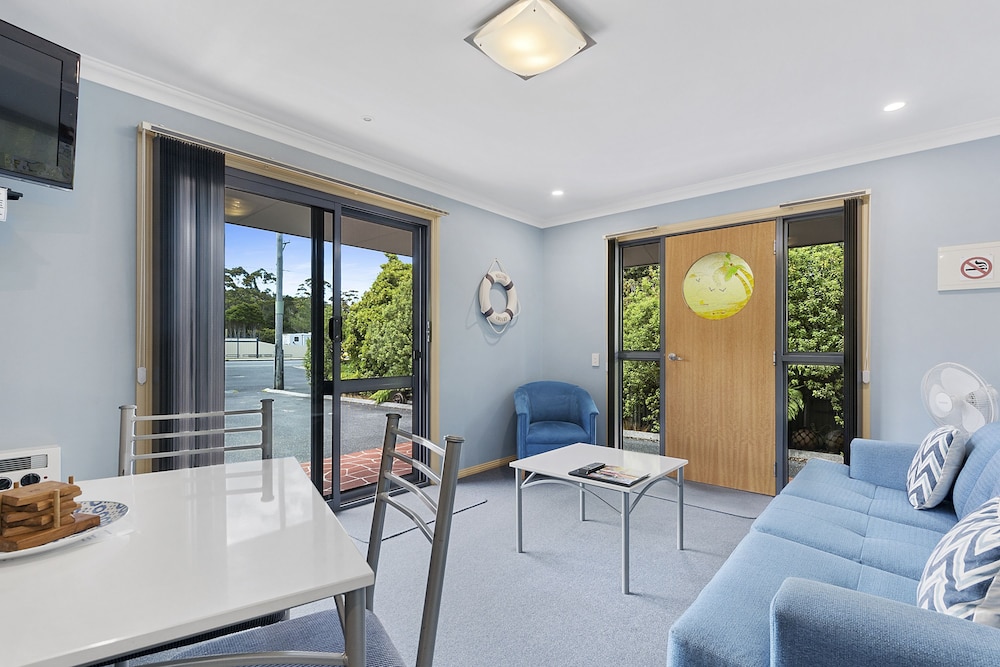 Strahan Bungalows 23/44