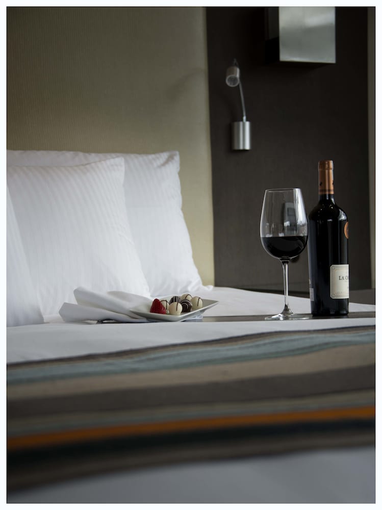 CASA GRANDE HOTEL 25/70