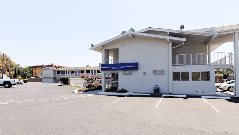 Motel6 Chico, CA 33/39