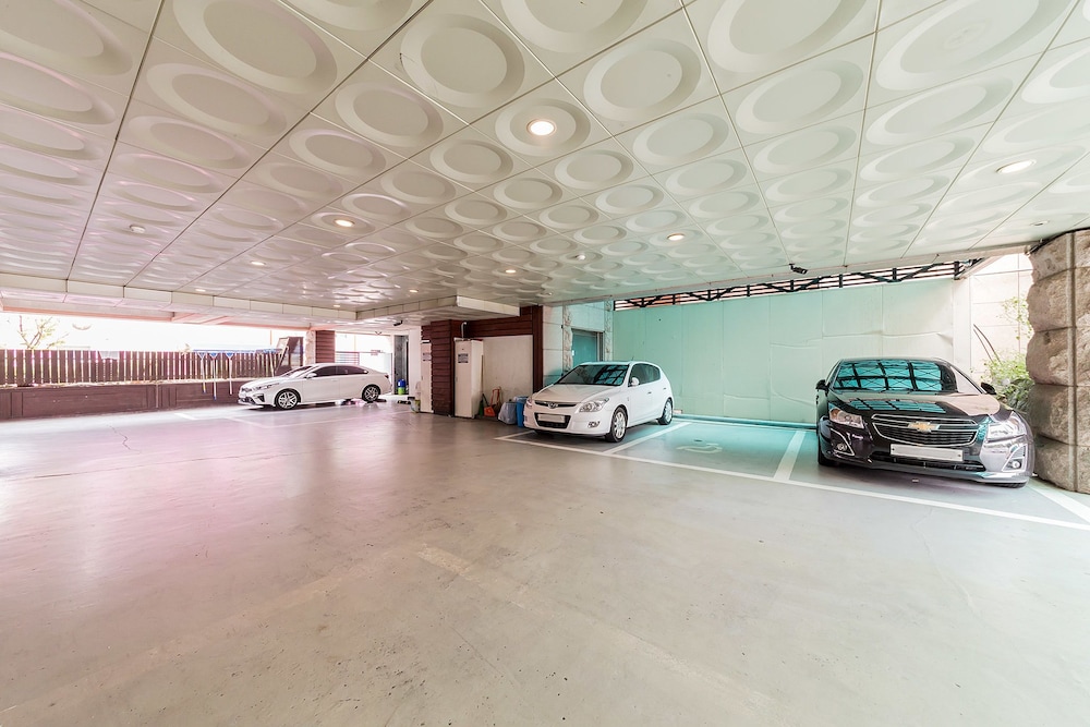 Hotel Airstay 7/37