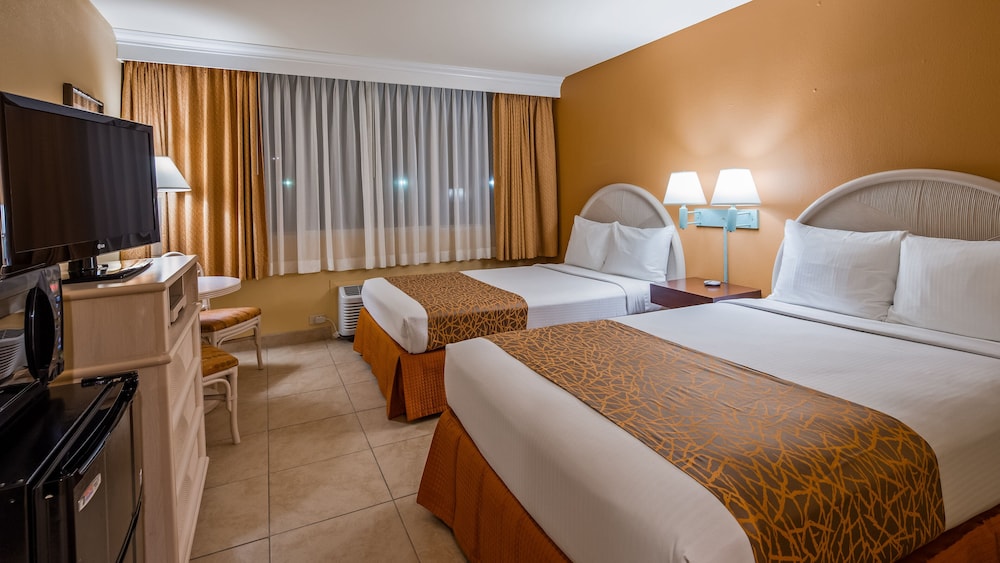 Airport Honolulu Hotel, Trademark Collection by Wyndham 15/63