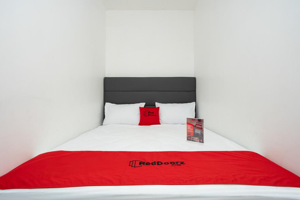 Reddoorz Plus Danau Sunter Utara 10/17