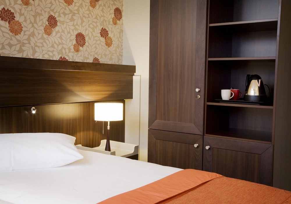 STANDARD, DOUBLE OR TWIN BED