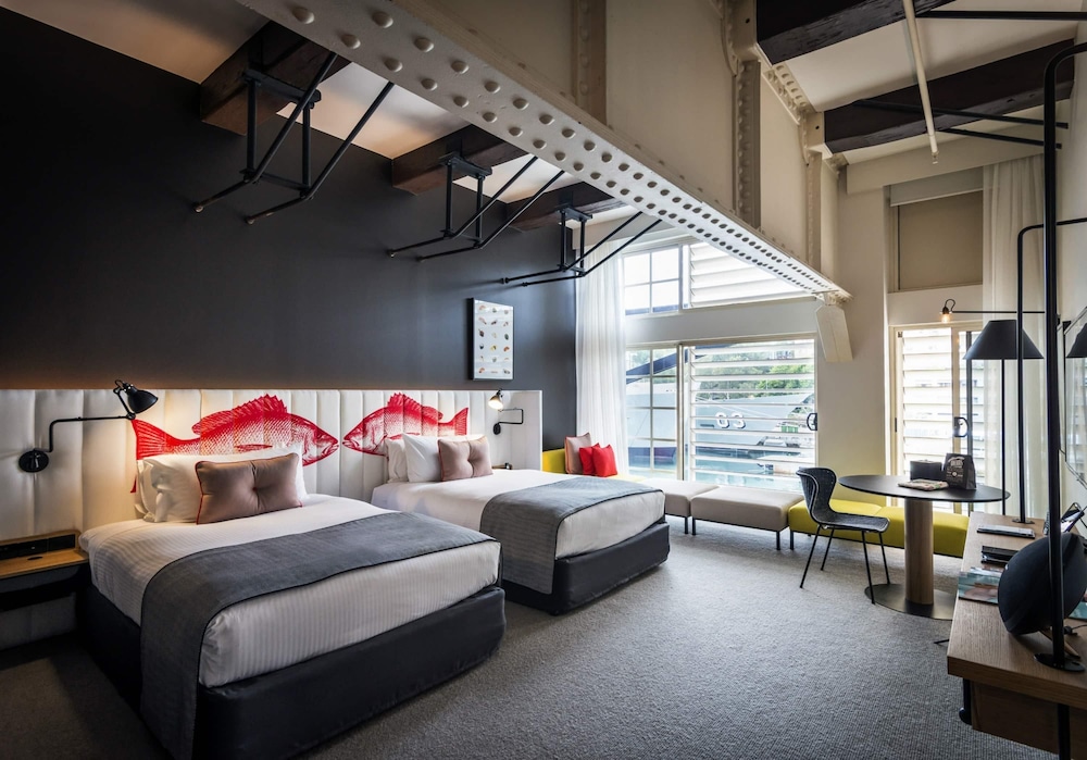 MARITIME, 2 DOUBLE BEDS, NAVY VIEW