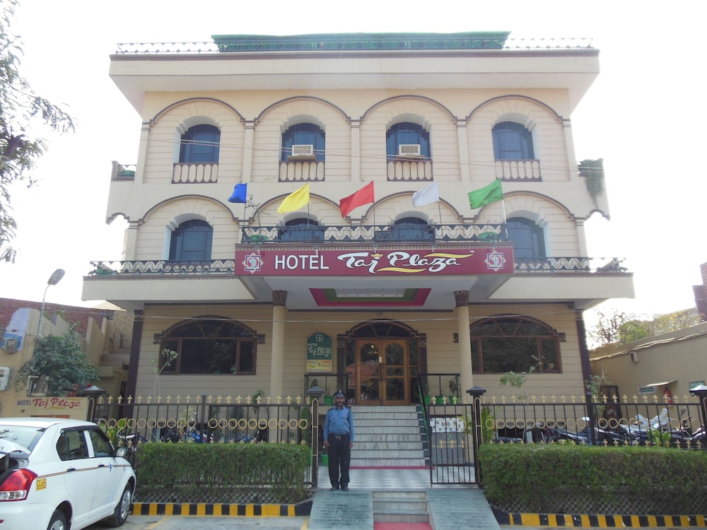 TAJ PLAZA HOTEL 5/51
