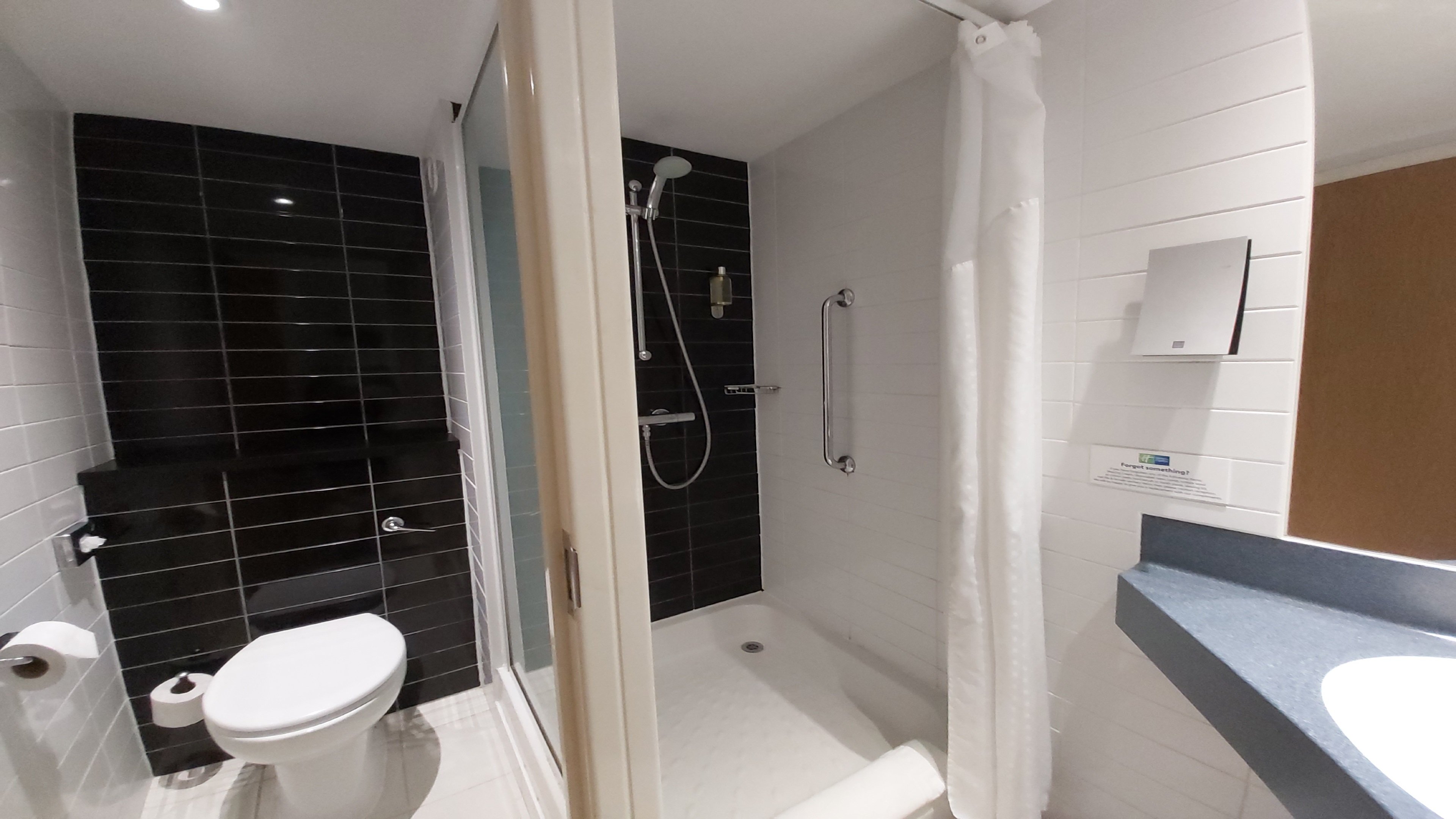 HOLIDAY INN EXPRESS YORK 68/72