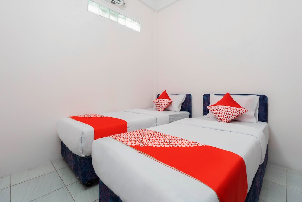 OYO 3006 Falisha Homestay Syariah 10/21