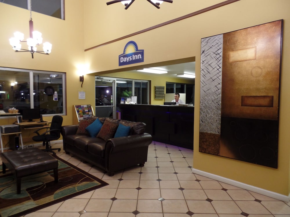 Days Inn By Wyndham Conway 9/33